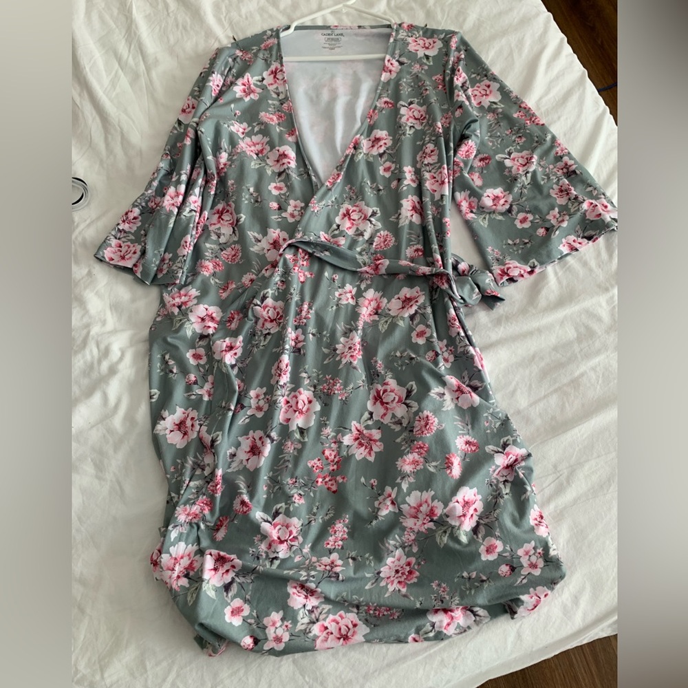 Caden Lane Sage and Blush Floral Maternity Robe